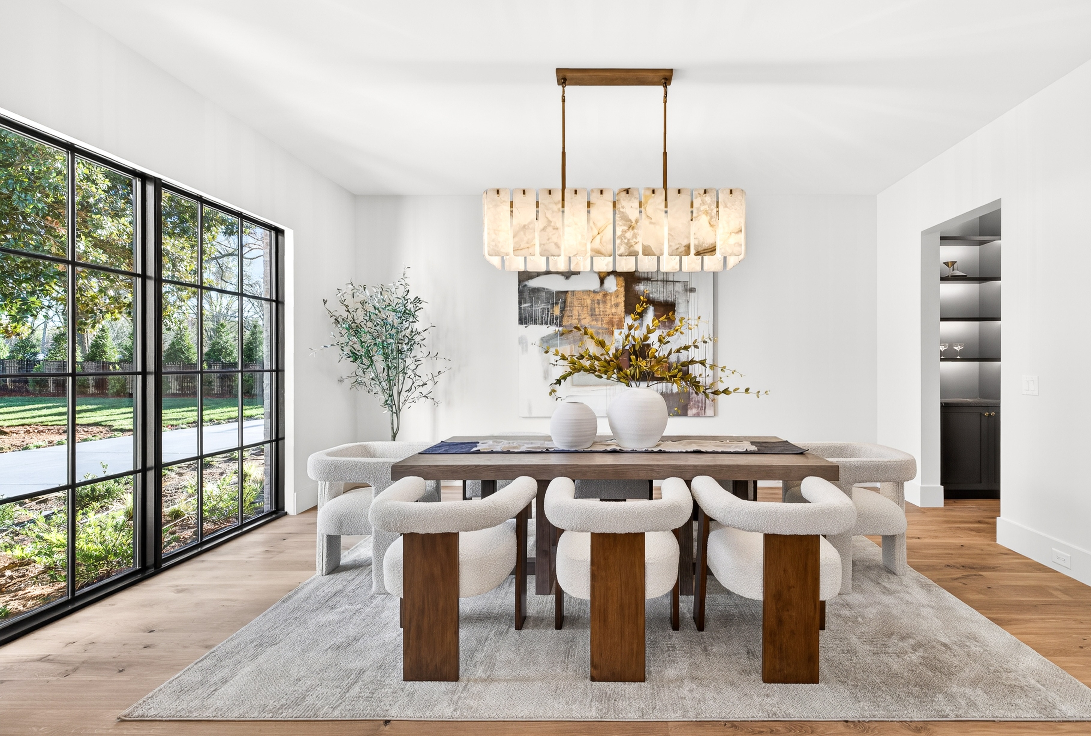 How To Hire The “Right” Home Stager 